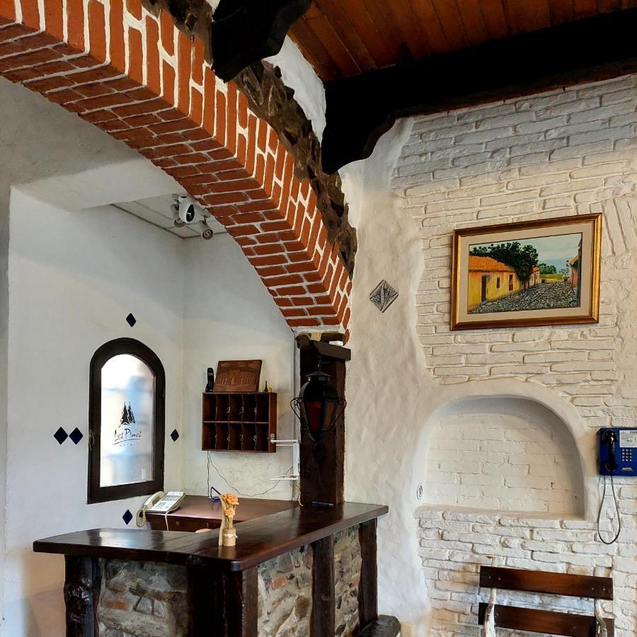 Posada Los Pinos Colonia del Sacramento Esterno foto